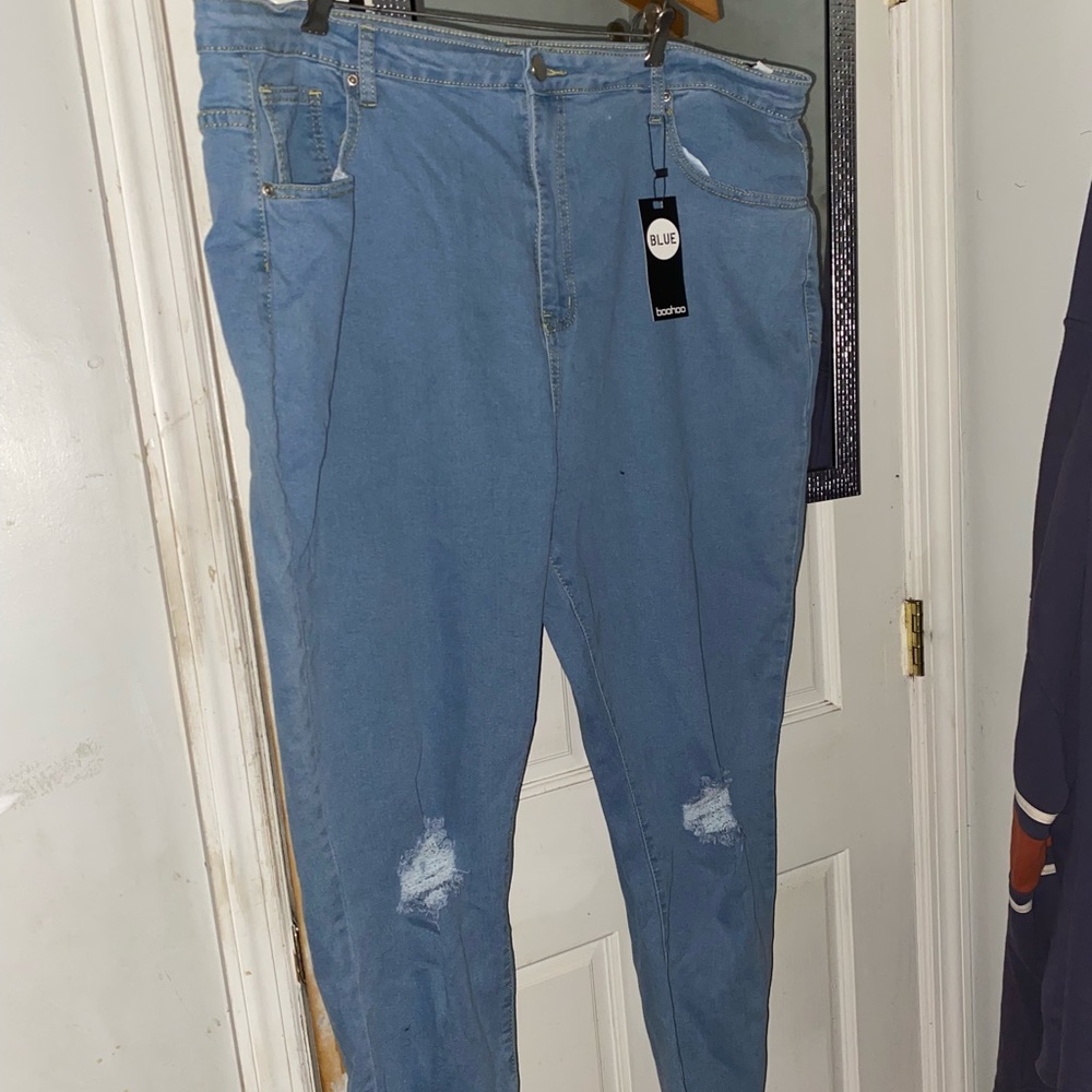 Boohoo light wash jeans size 20